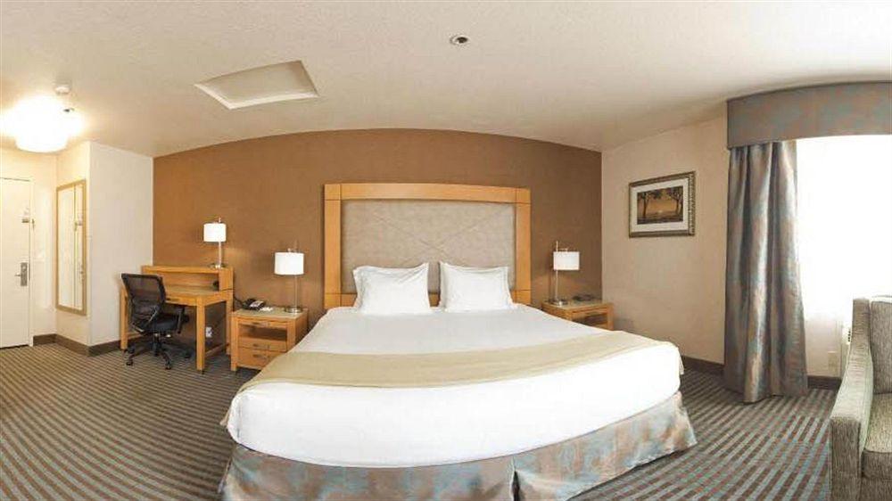 Holiday Inn Express Monterey - Cannery Row By Ihg Buitenkant foto