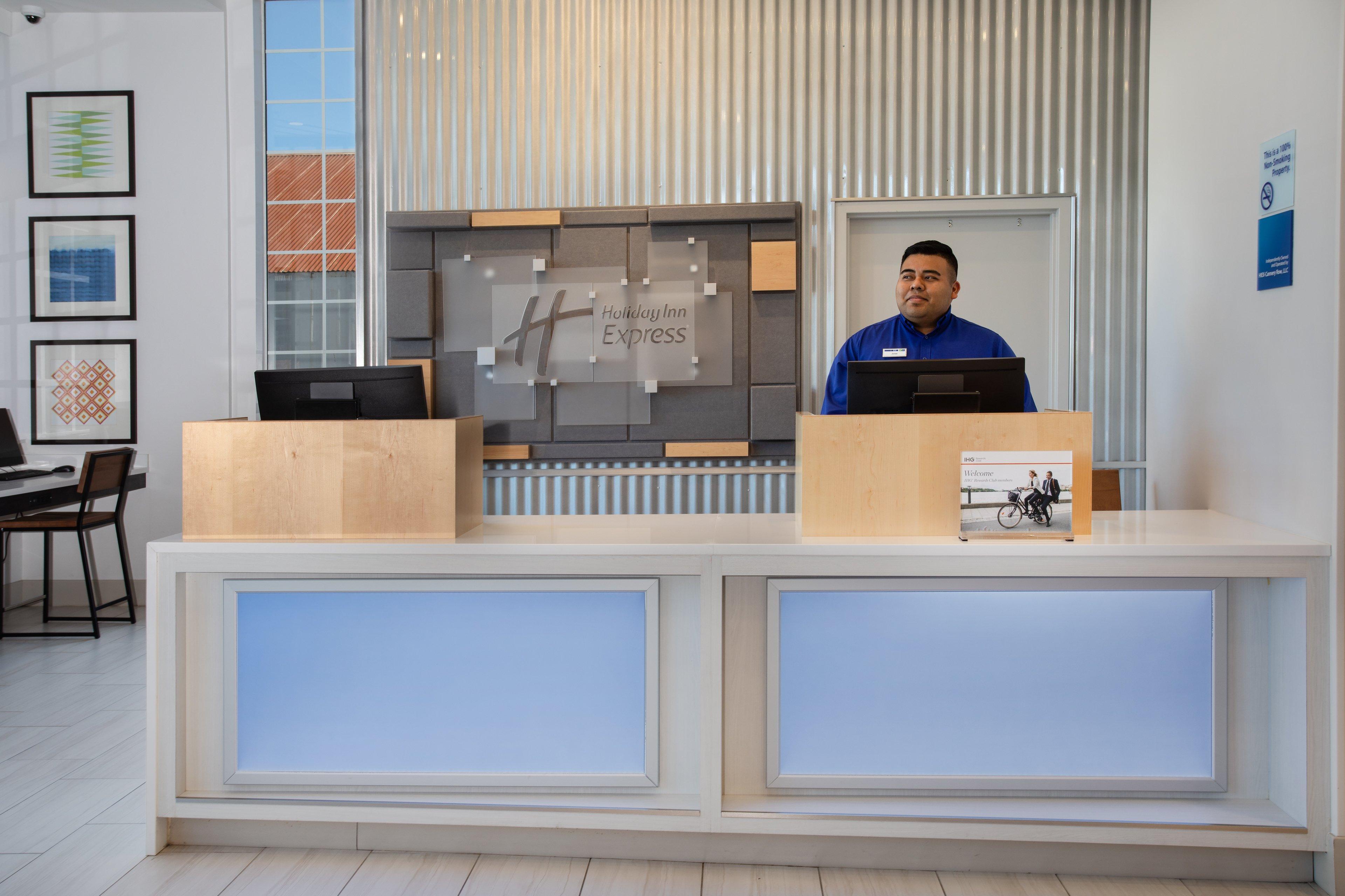 Holiday Inn Express Monterey - Cannery Row By Ihg Buitenkant foto