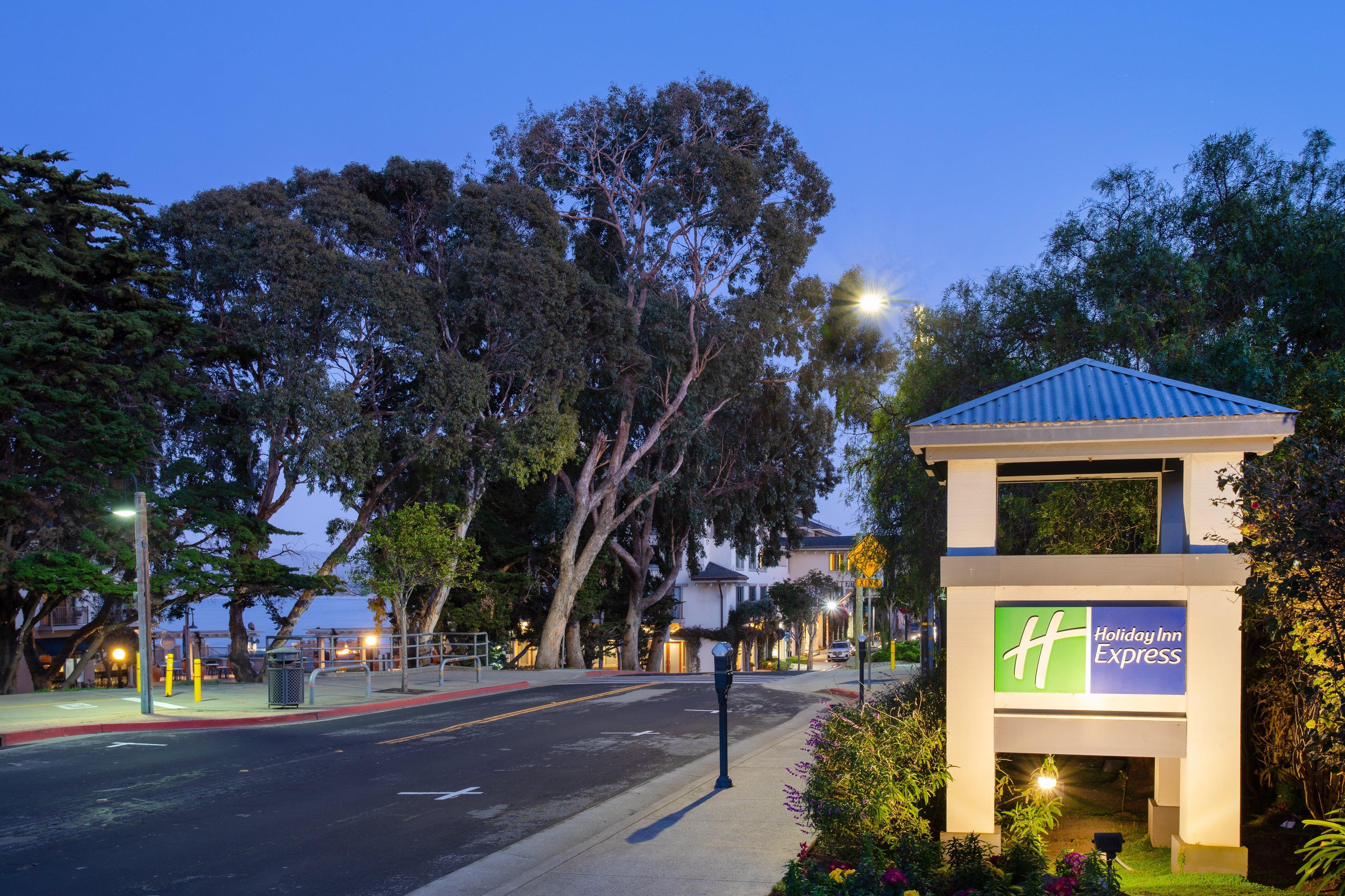 Holiday Inn Express Monterey - Cannery Row By Ihg Buitenkant foto